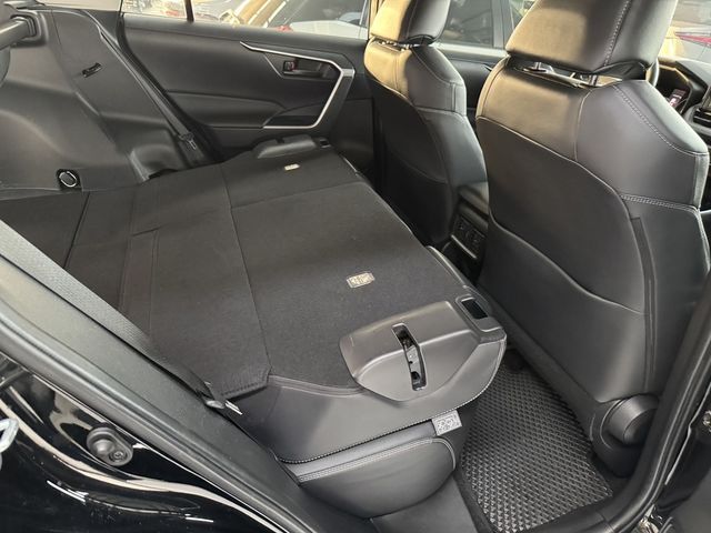 TOYOTA豐田 RAV4  第15張相片
