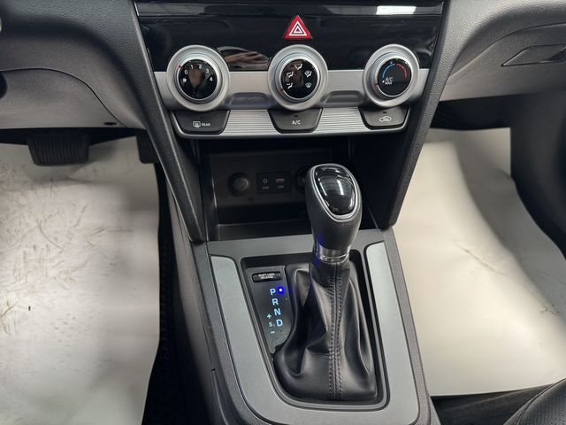 HYUNDAI現代 ELANTRA  第8張相片