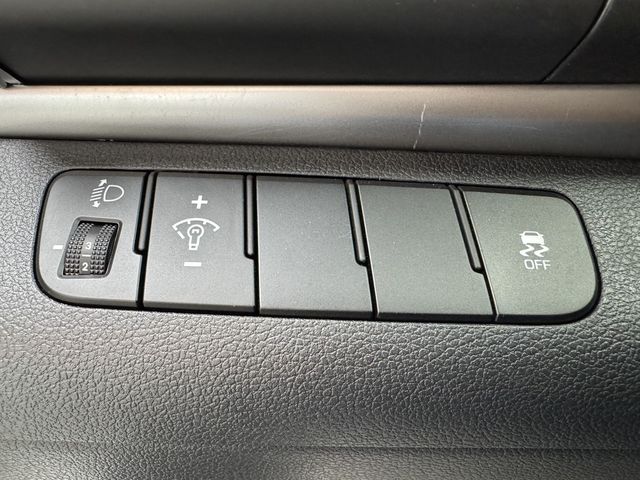 HYUNDAI現代 ELANTRA  第12張相片