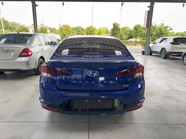 HYUNDAI現代 ELANTRA  第14張相片
