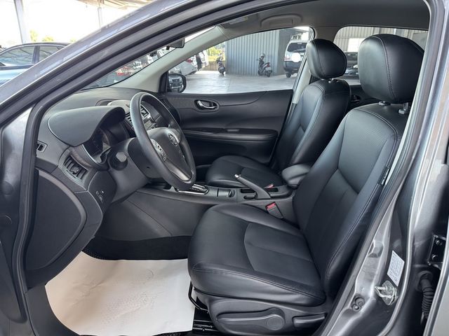 NISSAN日產 TIIDA  第2張相片