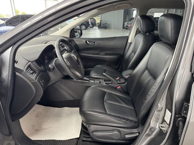 NISSAN日產 TIIDA  第2張相片