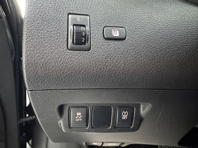 NISSAN日產 TIIDA  第10張相片