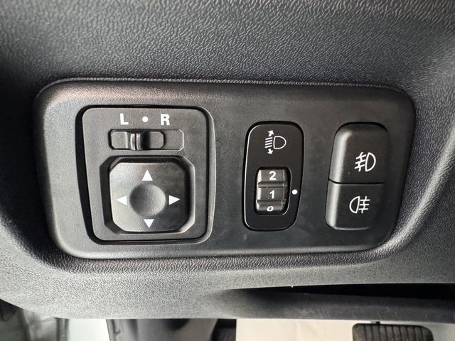 MITSUBISHI三菱 COLT PLUS  第12張相片