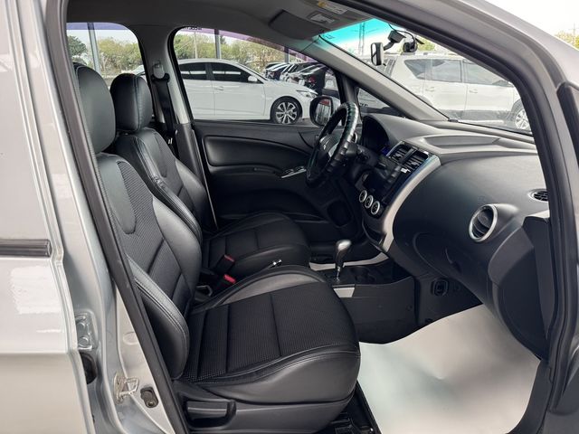 MITSUBISHI三菱 COLT PLUS  第19張相片