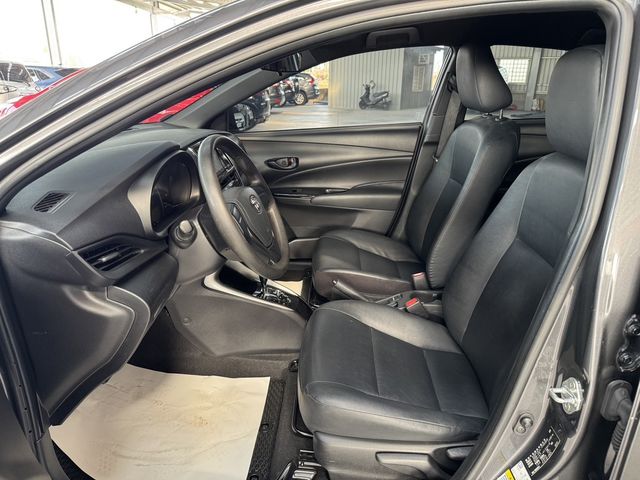 TOYOTA豐田 YARIS  第2張相片