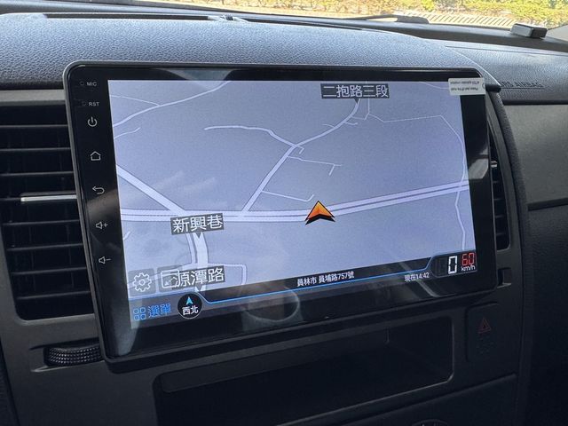 NISSAN日產 TIIDA  第7張相片