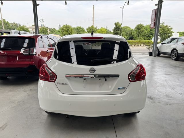 NISSAN日產 TIIDA  第15張相片