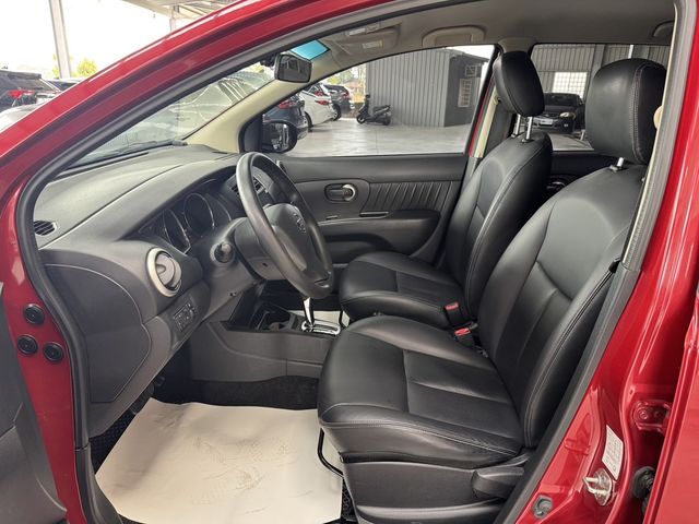 NISSAN日產 LIVINA  第2張相片