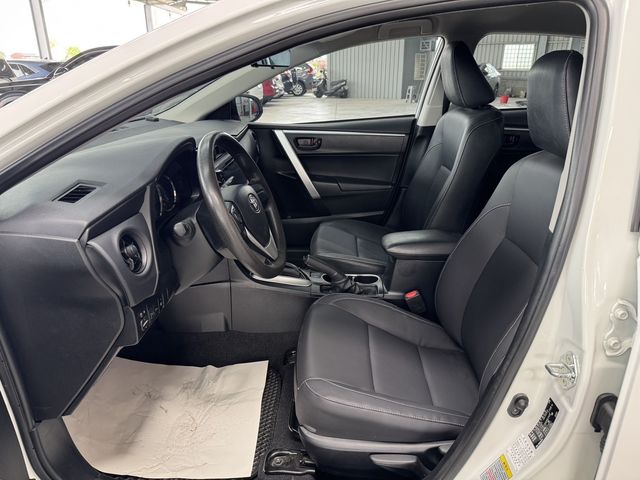 TOYOTA豐田 ALTIS  第2張相片