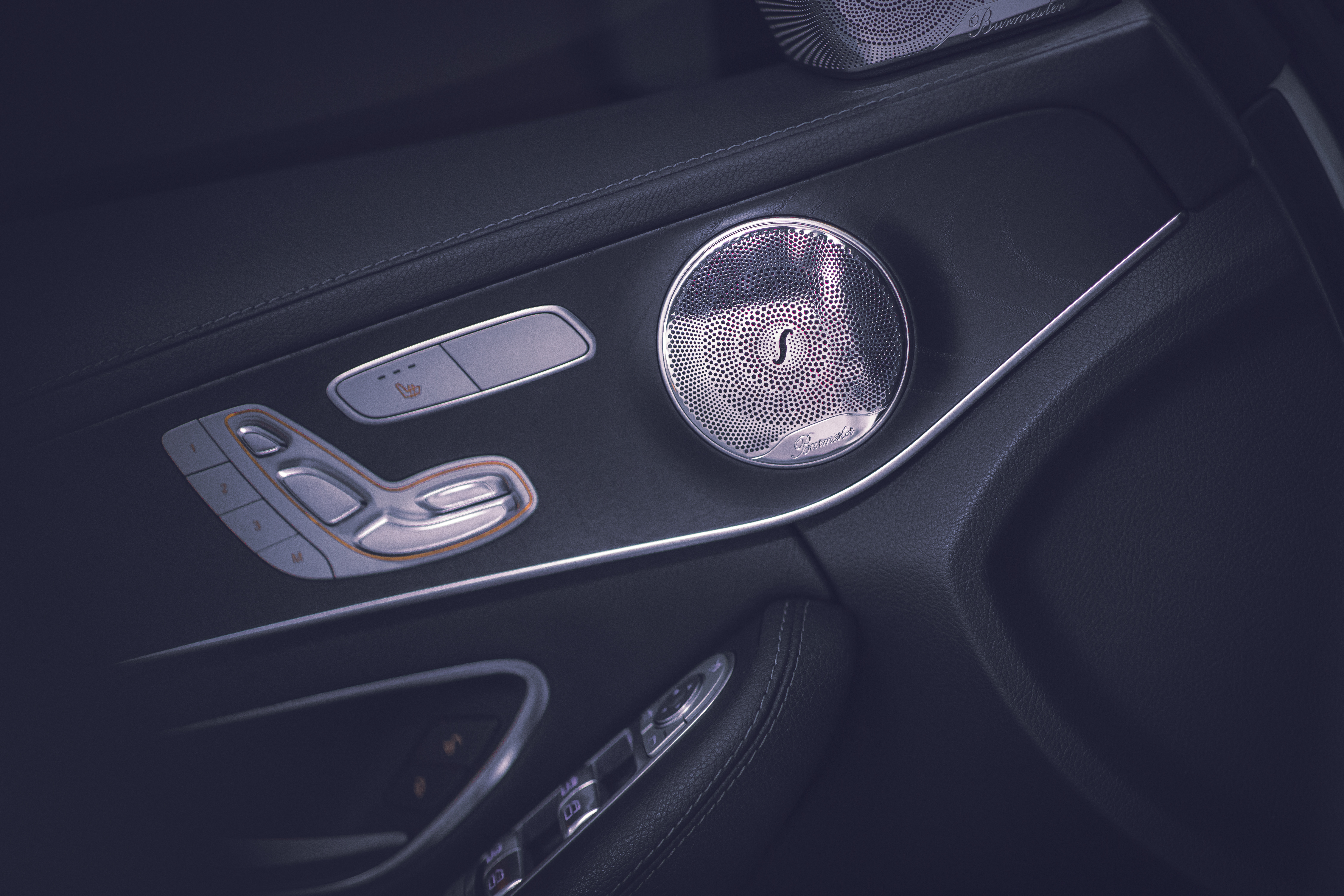 2015 Mercedes-Benz W205 C300  第7張相片