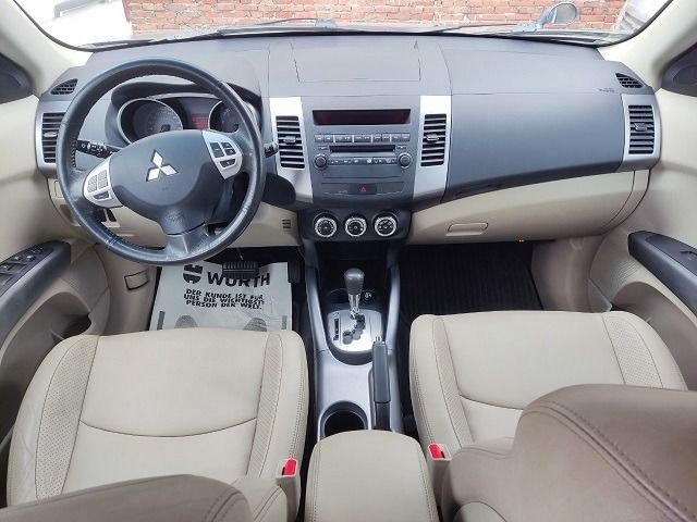 MITSUBISHI三菱 OUTLANDER  第8張相片
