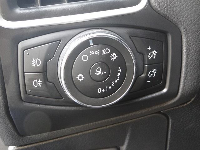 FORD福特 FOCUS  第14張相片