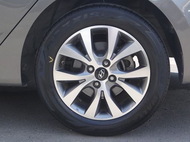 HYUNDAI現代 VERNA  第17張相片