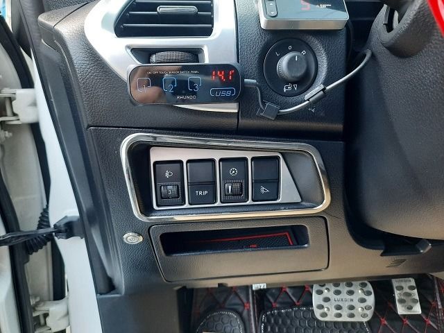 LUXGEN納智捷 U6 TURBO  第12張相片