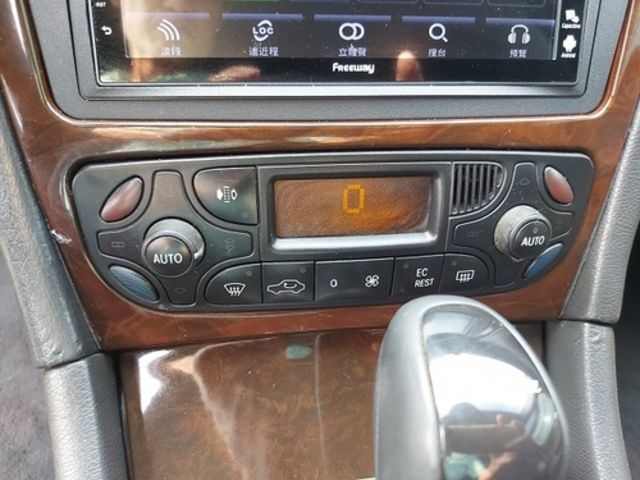 M-BENZ賓士 C240  第12張相片