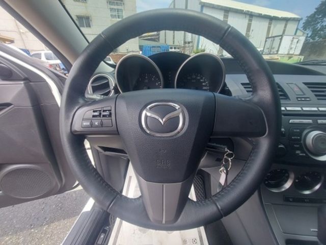 MAZDA馬自達 MAZDA 3  第10張相片