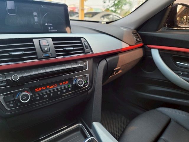 BMW寶馬 320I  第11張相片