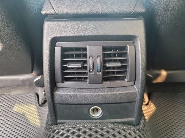 BMW寶馬 320I  第13張相片
