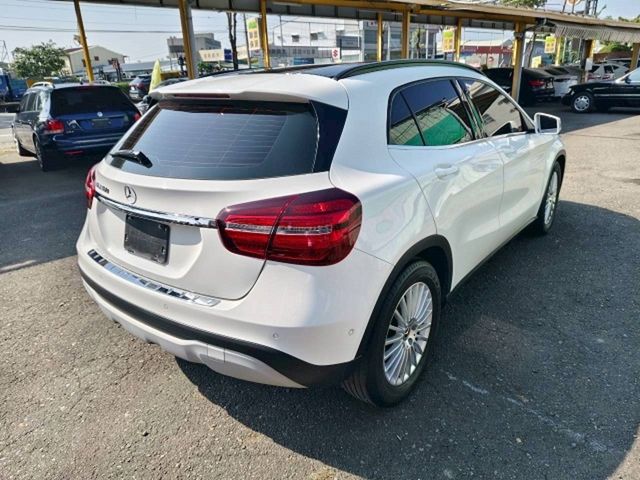M-BENZ賓士 GLA180  第2張相片