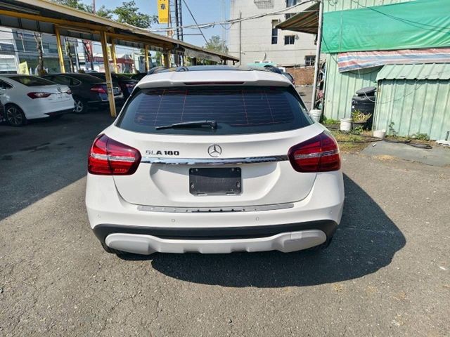 M-BENZ賓士 GLA180  第4張相片