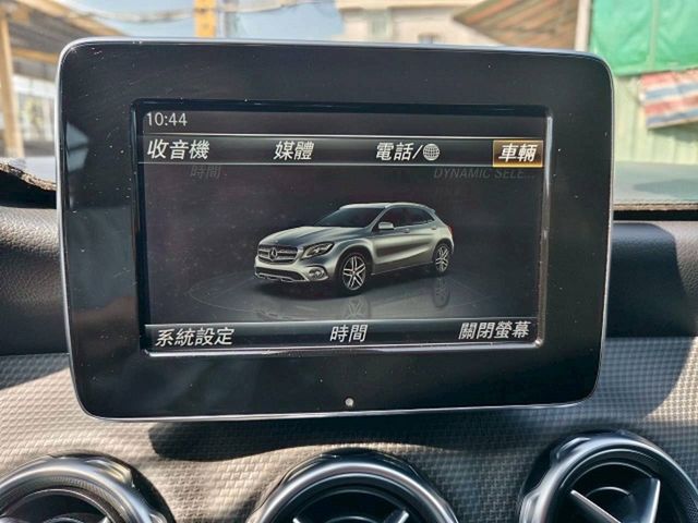M-BENZ賓士 GLA180  第9張相片