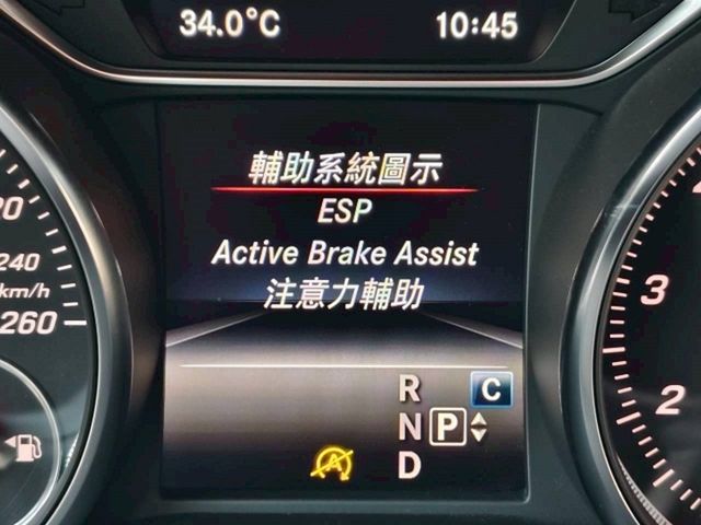 M-BENZ賓士 GLA180  第10張相片