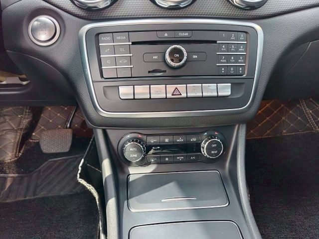 M-BENZ賓士 GLA180  第15張相片