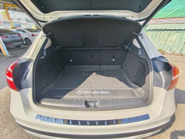 M-BENZ賓士 GLA180  第20張相片