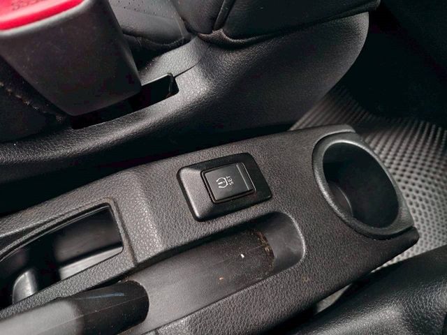 NISSAN日產 LIVINA  第13張相片