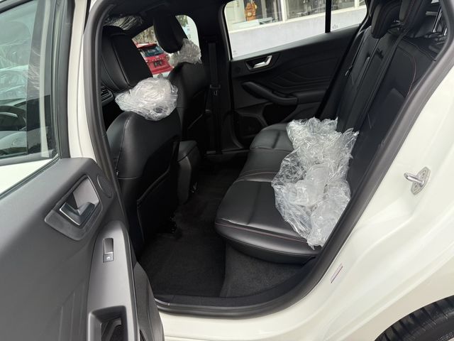 FORD福特 FOCUS WAGON  第9張相片