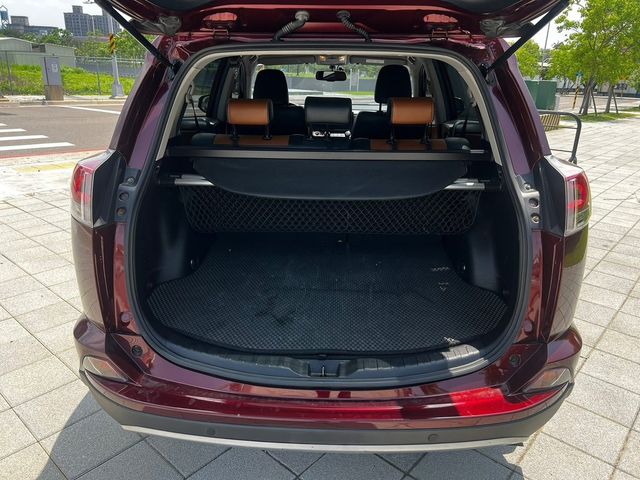 TOYOTA豐田 RAV4  第10張相片