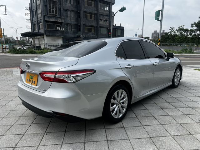 TOYOTA豐田 CAMRY HYBRID  第2張相片