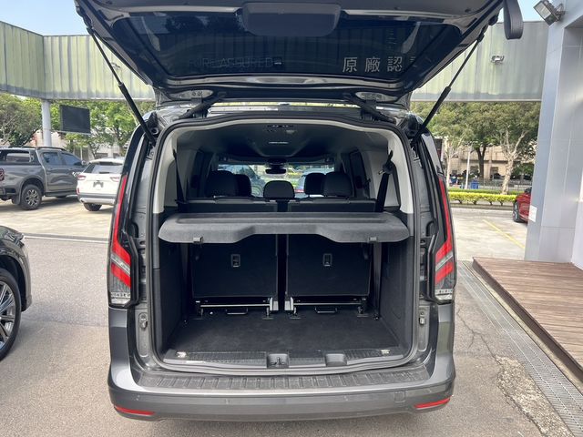 FORD福特 TOURNEO CONNECT  第11張相片