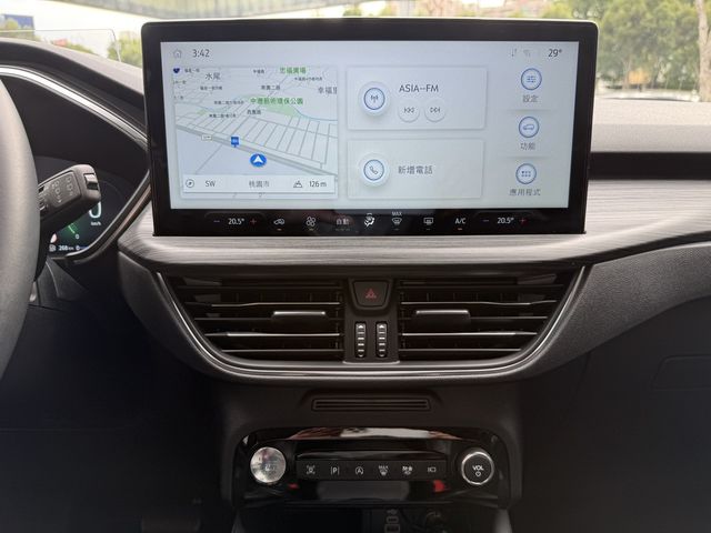FORD福特 KUGA  第12張相片