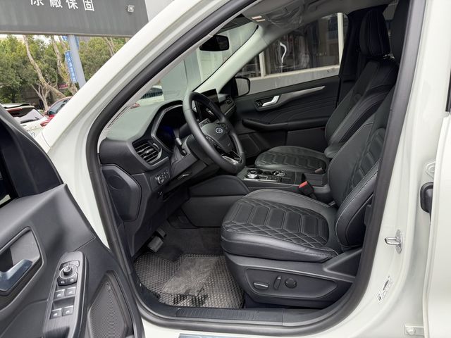 FORD福特 KUGA  第8張相片