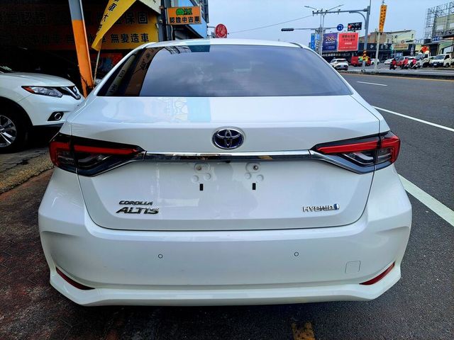 TOYOTA豐田 COROLLA ALTIS HYBRID  第16張相片