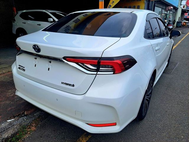 TOYOTA豐田 COROLLA ALTIS HYBRID  第17張相片