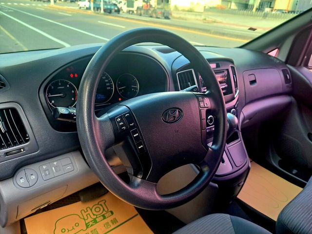HYUNDAI現代 STAREX  第9張相片