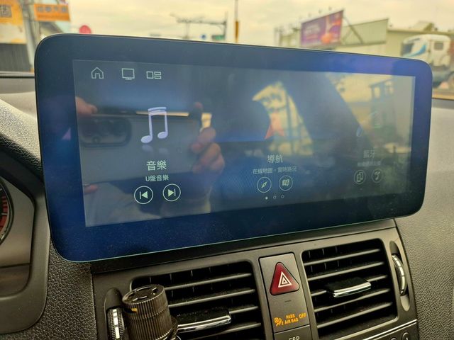 M-BENZ賓士 C300  第10張相片