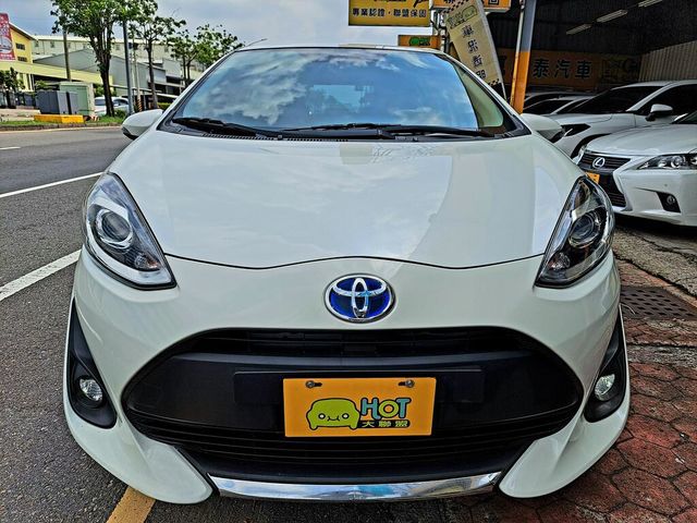 TOYOTA豐田 PRIUS C  第2張相片