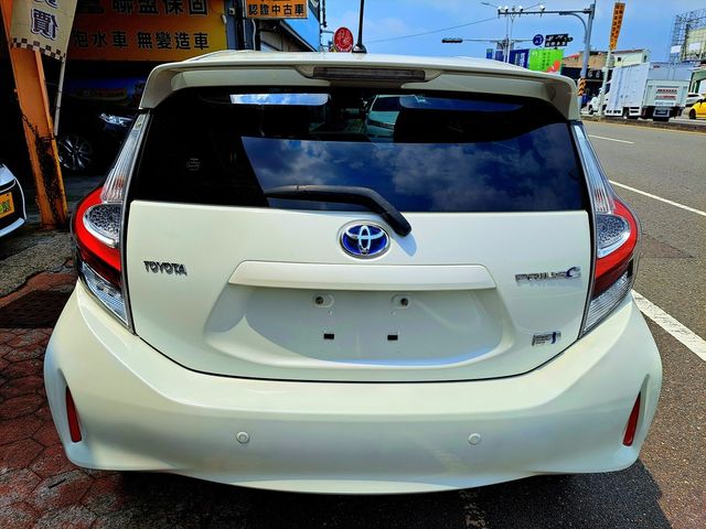 TOYOTA豐田 PRIUS C  第13張相片