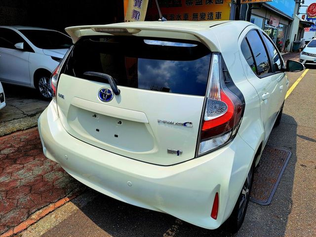 TOYOTA豐田 PRIUS C  第14張相片