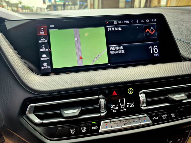 BMW寶馬 218I M SPORT  第9張相片