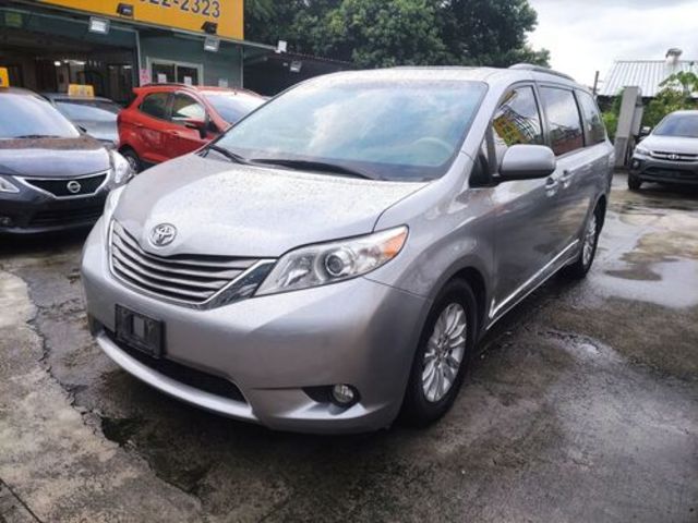 TOYOTA豐田 SIENNA  第1張相片