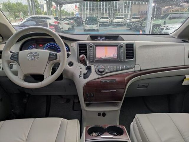 TOYOTA豐田 SIENNA  第5張相片