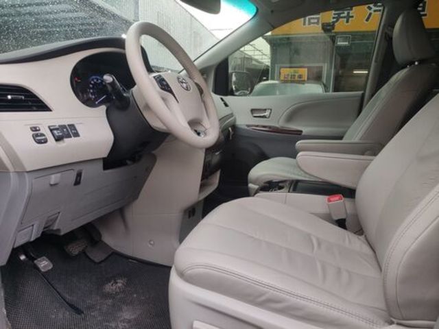 TOYOTA豐田 SIENNA  第8張相片