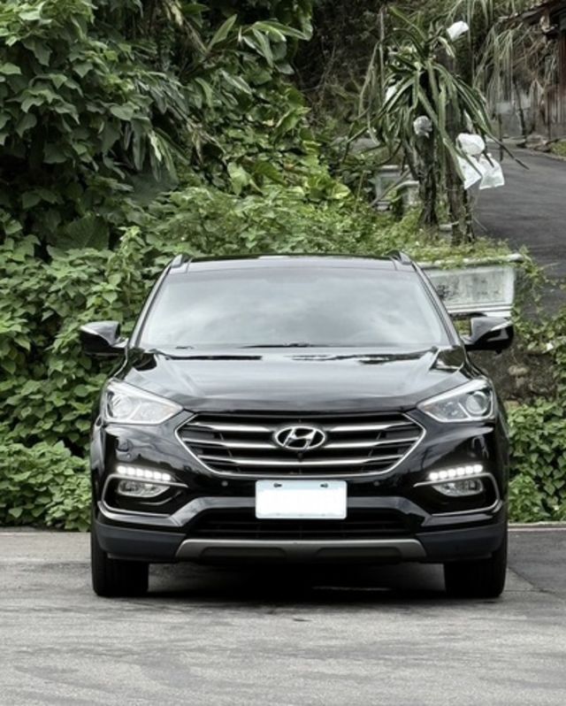 HYUNDAI現代 SANTA FE  第2張相片