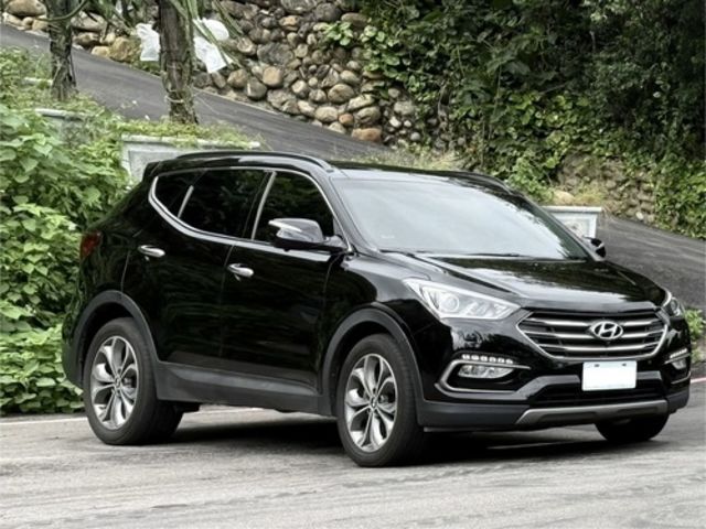 HYUNDAI現代 SANTA FE  第3張相片