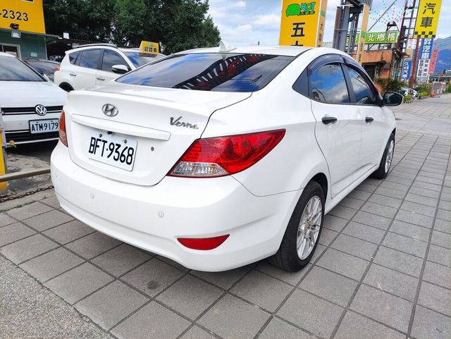HYUNDAI現代 VERNA  第2張相片